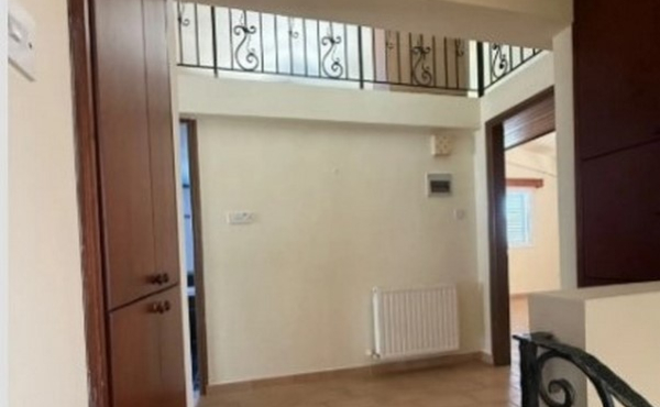 Screenshot_4-10-2025_124459_www.bazaraki.com (Copy)