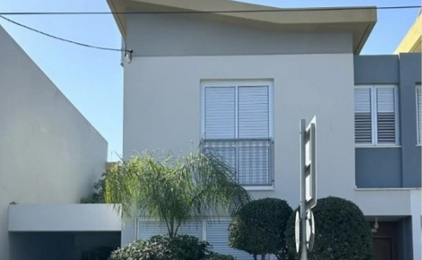 Screenshot_4-10-2025_121854_www.bazaraki.com (Copy)