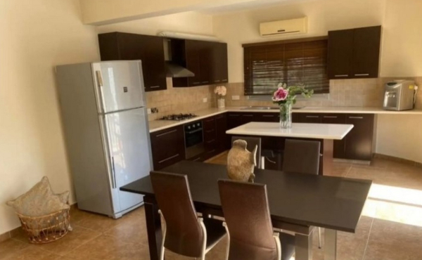 Screenshot_11-11-2025_84444_www.bazaraki.com (Copy)