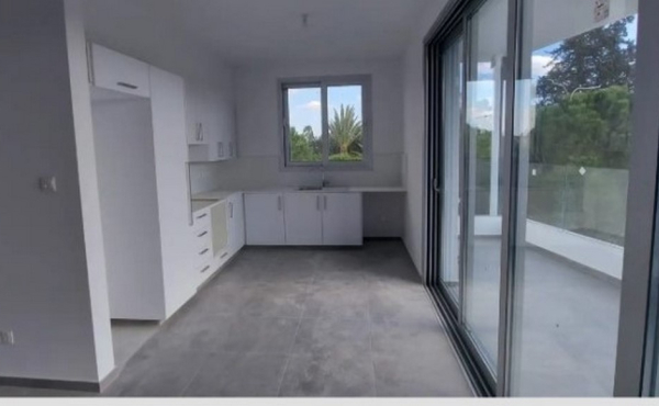 Screenshot_10-1-2026_174319_www.bazaraki.com (Copy)