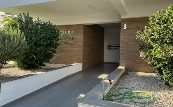 Screenshot_3-2-2026_193915_www.bazaraki.com (Copy)