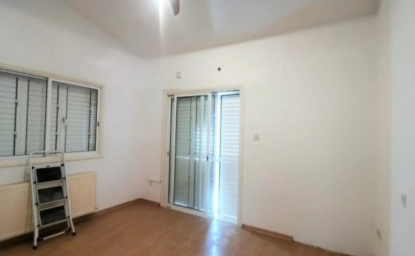 Screenshot_5-3-2026_11550_www.bazaraki.com (Copy)