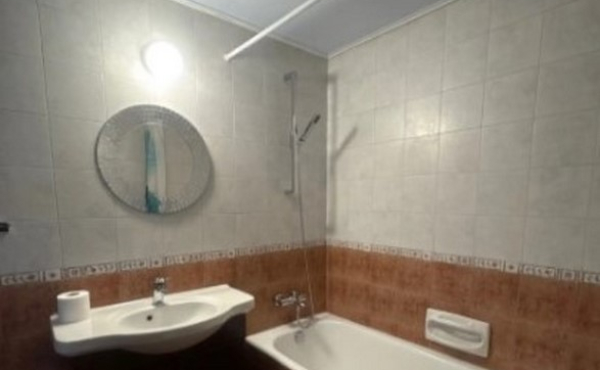 Screenshot_7-4-2026_192419_www.bazaraki.com (Copy)